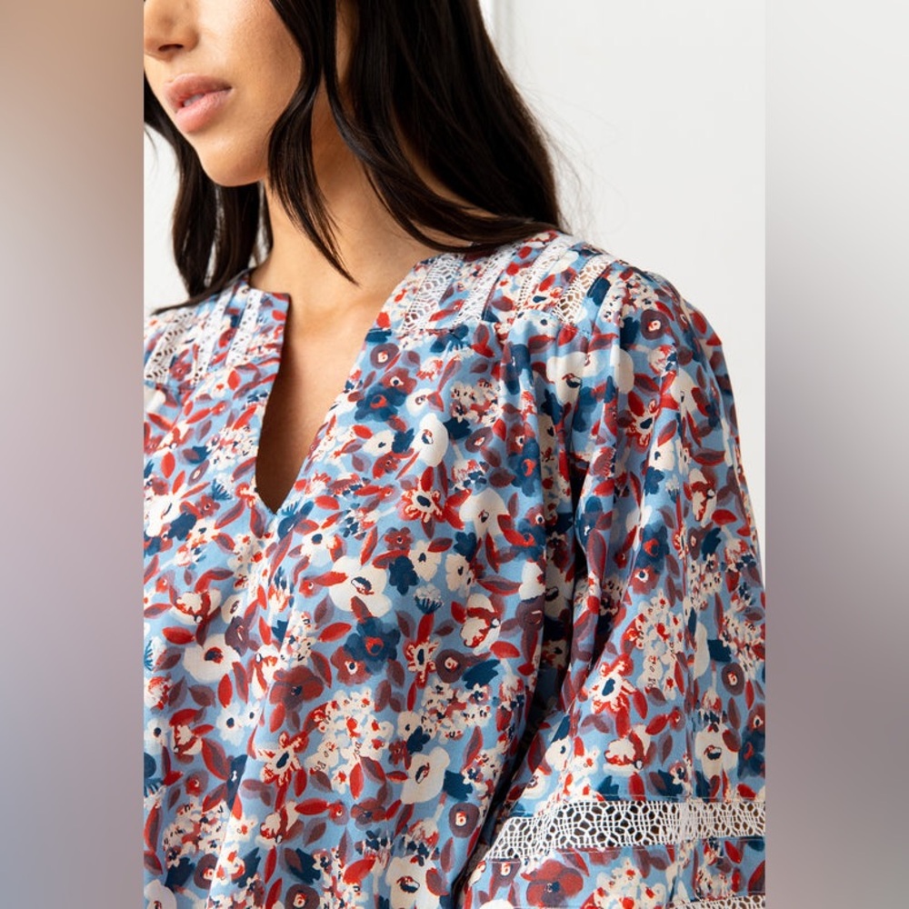 Mi Golondrina Chela Floral‎ Marino Specialty Blouse 💫 - Picture 3 of 12